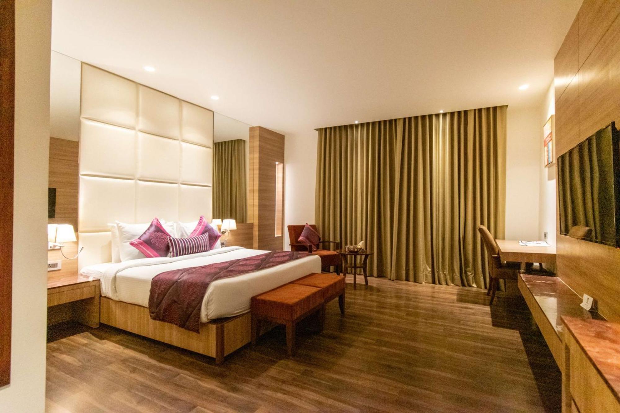 Best Western La Vista Pathānkot Eksteriør billede