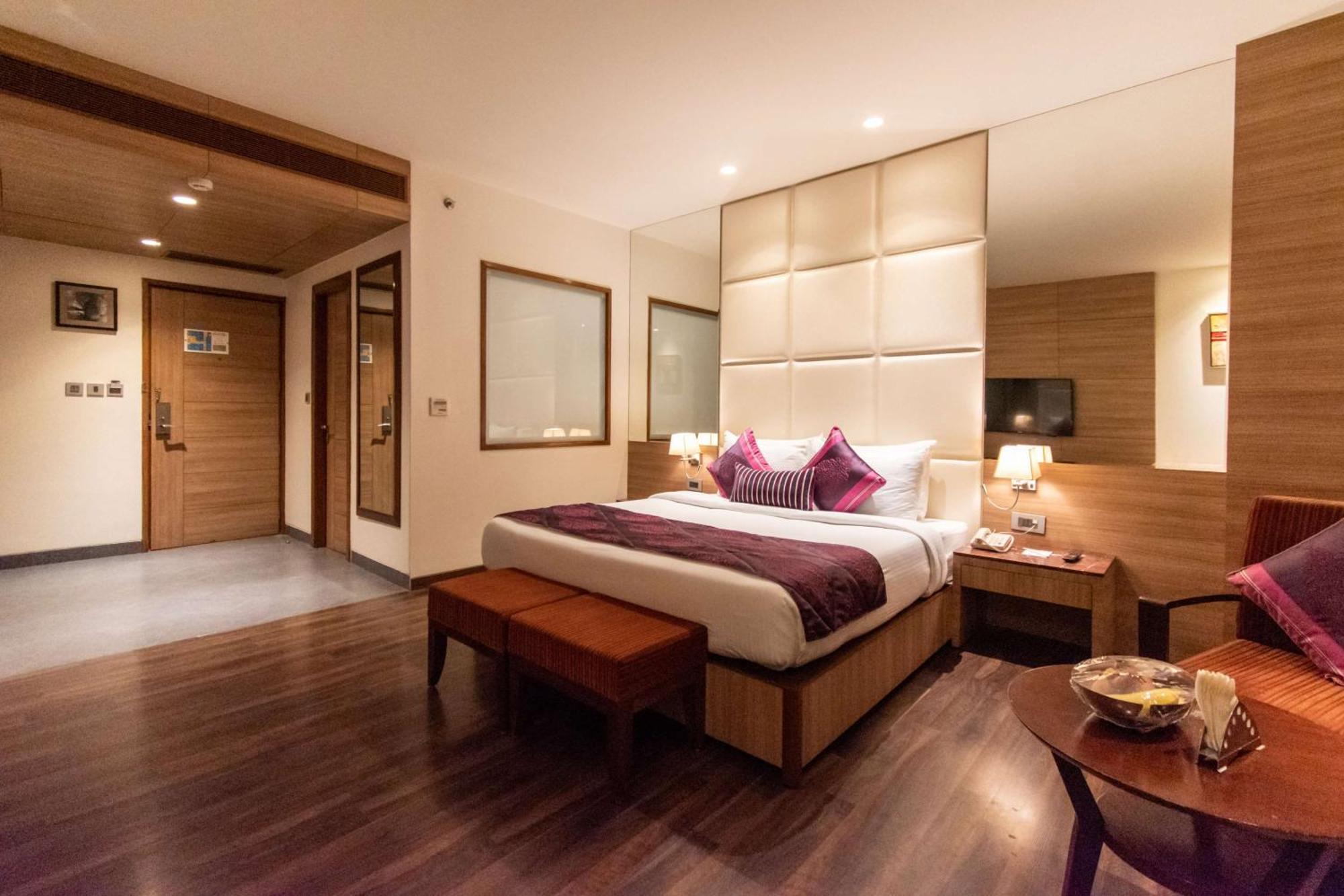 Best Western La Vista Pathānkot Eksteriør billede