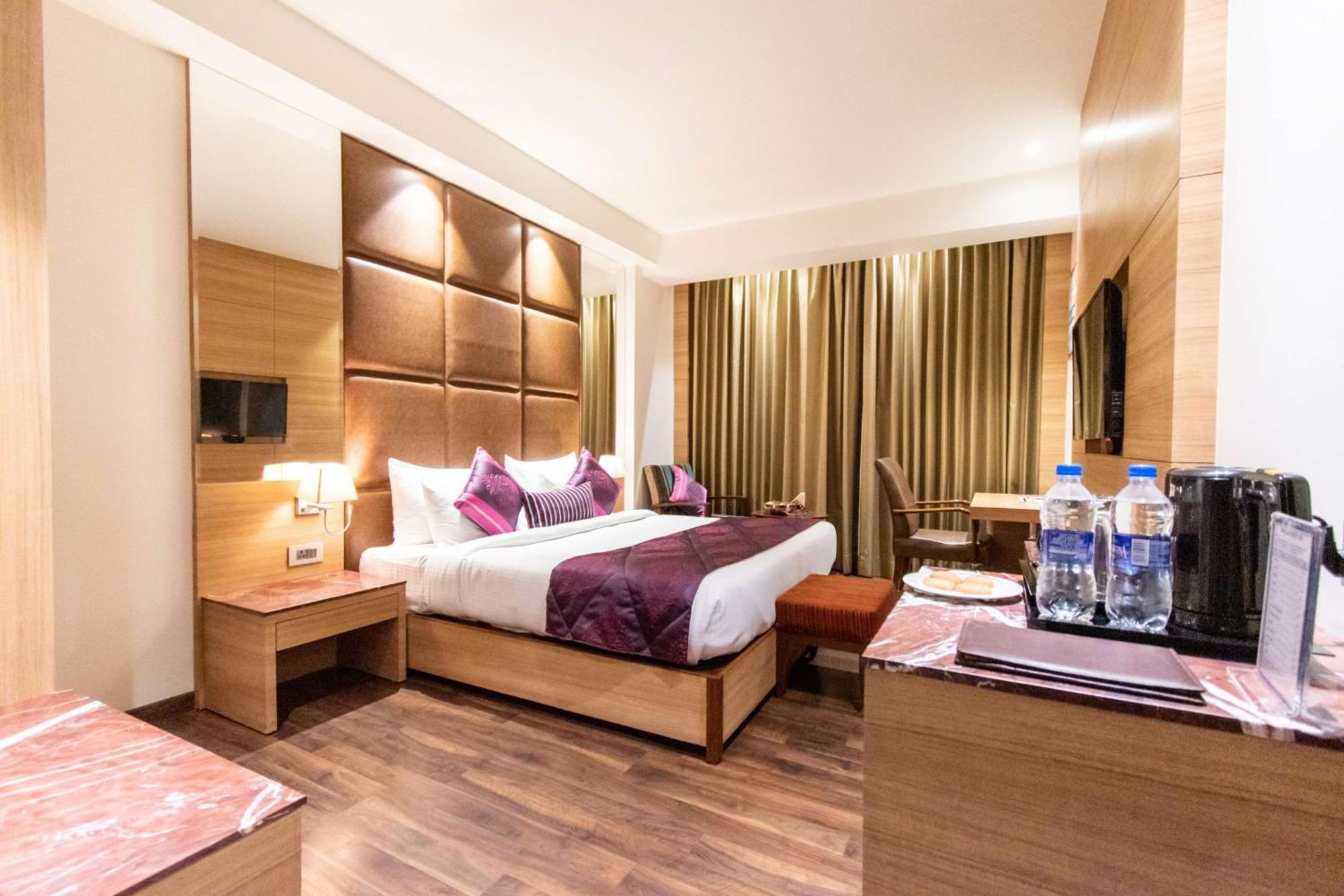 Best Western La Vista Pathānkot Eksteriør billede