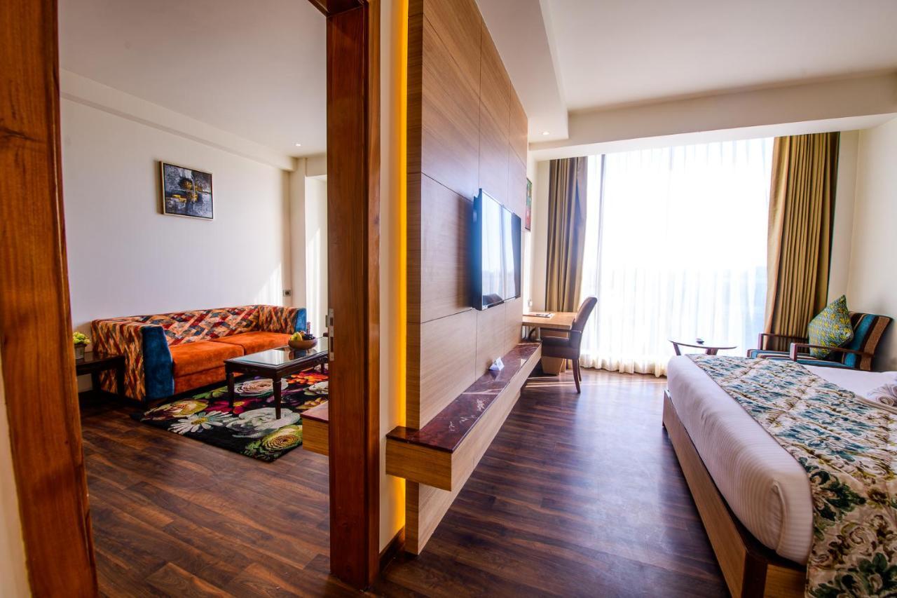 Best Western La Vista Pathānkot Eksteriør billede
